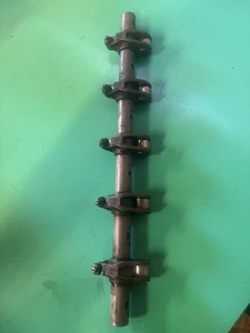 Landrover Defender/Discovery Td5 15p  Rocker Shaft MUI000040 - Picture 1 of 3