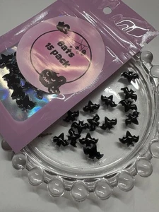 NAIL ART - PACK OF 15 RESIN BLACK BATS GLUE ON HALLOWEEN - Picture 1 of 1