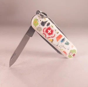 Navaja suiza Nature Adventure Victorinox Classic SD edición limitada 2015  - Imagen 1 de 5