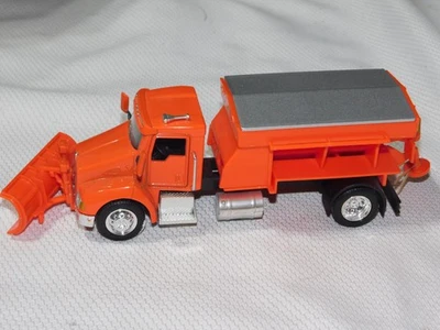 2006 NEW-RAY 1:43 DIECAST KENWORTH MODEL T300 WITH PLOW & SALTER - image 1 of 4