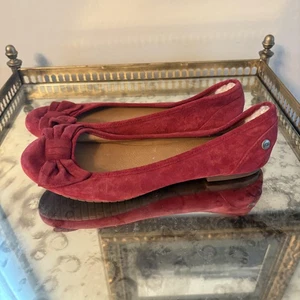 Zapatos UGG para mujer talla 6,5 rojo gamuza ballet planos mocasines forrados de piel de oveja - Imagen 1 de 7