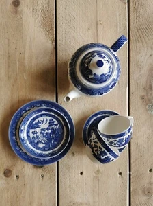 Blue Willow China Tableware Collectible Antique Oriental Style - Picture 1 of 44