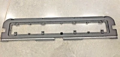 2000-2006 BMW X5 E53 ~ TAMPA TRASEIRA ACABAMENTO INFERIOR ~ PEÇA DE FABRICANTE DE EQUIPAMENTO ORIGINAL - Imagem 1 de 3