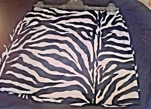 Zebra print short Skirt black and white fully lined, velvet feel fabric zipped - Picture 1 of 3