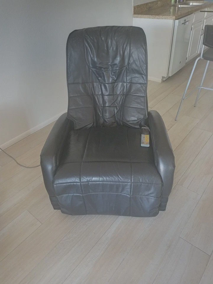 Silla de masaje Panasonic EP 1000 de cuero negro genuino Foto 1 de 4