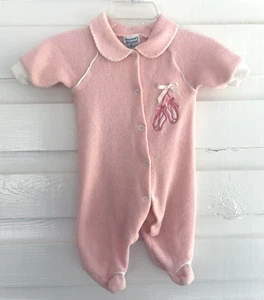 Vintage Nursery Rhyme Size 0-6 Months Baby 1 PC Pink Ballet Slipper Sleeper - Picture 1 of 6