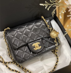 chanel bolsa with gold ball