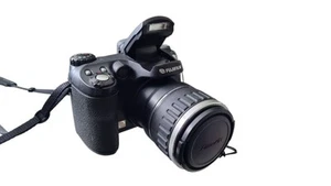 Fujifilm FinePix S5600 Digital Camera 10x Optical Fujinon Zoom Lens - Picture 1 of 13