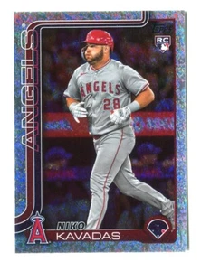 Tarjeta de novato Niko Kavadas serie 1 Topps 2025 RC Sandglitter #278 Angels - Imagen 1 de 2