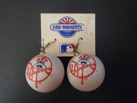 Vintage 1992 New York Yankees TEAM LOGO JEWELRY EAR-NAMENTS EARRINGS NOS Cover