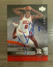 Luol Deng 2004-05 Autographed Rookie Card Chicago Bulls #97 Upper Deck R-Class