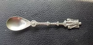 VINTAGE DEMET SILVER DUTCH SOUVENIR SPOON BOY WITH MILK PAILS - Picture 1 of 2