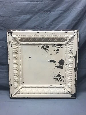 Декоративные спасенные яйца и дротики 23 дюйма кв. Потертая жестяная потолочная обернутая панель 489-23B - Изображение 1 из 4