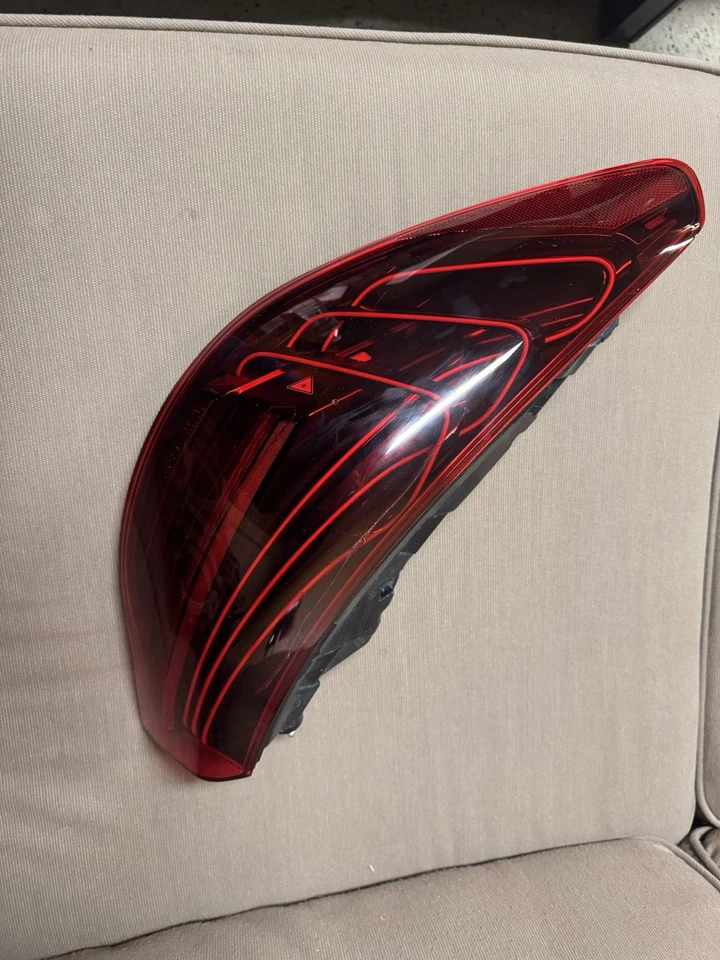 Luces traseras LED BMW M4 G82 2025 lado izquierdo originales OEM BMW M4 G82 Foto 1 de 4