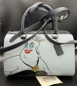 Coach Disney X Coach Rowan Umhängetasche mit Ursula Motiv - Silber/Eisblau Multi - Bild 1 von 11