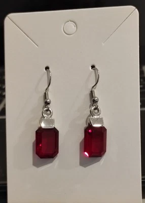 Orecchini pendenti cristallo austriaco rosso metallo rodiato colore argento - Immagine 1 di 2