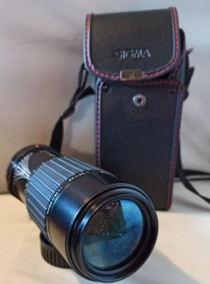 Sigma 75 -210mm f/3.5 Zoom-K III Lens - Minolta Mount in case  - * FUNGUS - Image 1 of 4