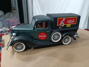 SOLIDO FORD V8 PICK UP COCA COLA 1961 VERT CAPOTE NOIRE1/19 rif. 9503 - Foto 1 di 9