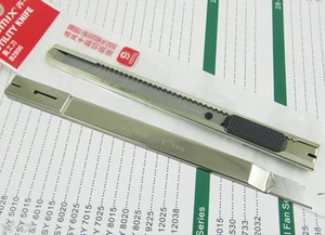 Cuchillo cortador utilitario artesanal delgado pluma hoja a presión tamaño pequeño Comix 9 mm 10 un. - Imagen 1 de 5