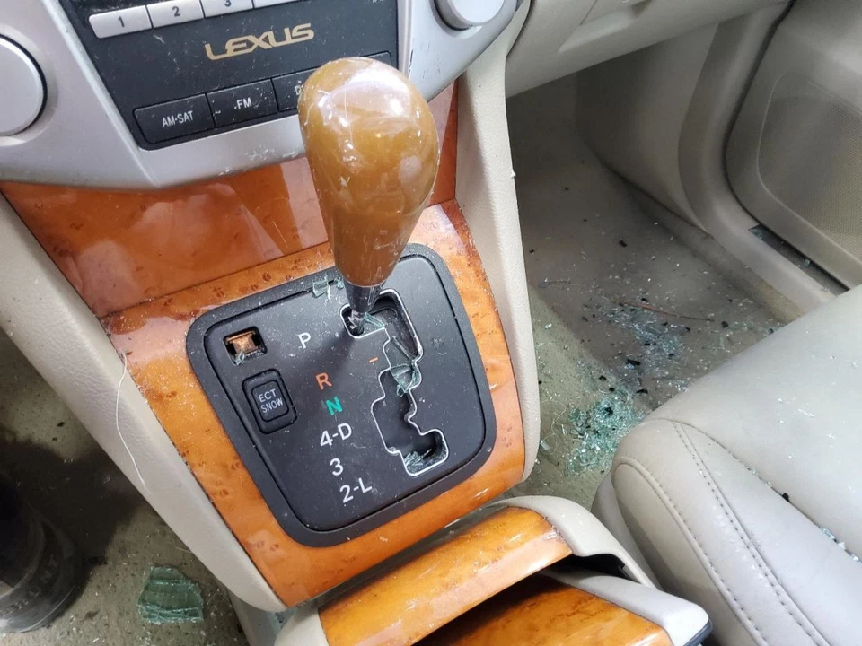 RX350     2008 Transmission Shifter 471031 - Image 1 of 1