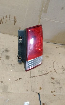 KIA BORREGO 2009 2010 PASAJERO DERECHO CUARTO PANEL MONTADO LÁMPARA TRASERA CON BOMBILLAS Foto 1 de 3