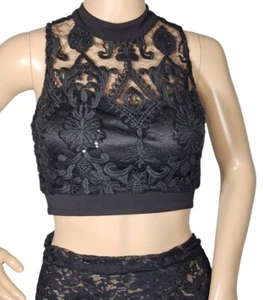 Crop top nero senza parole impreziosito da rete con paillettes bralet - Foto 1 di 8