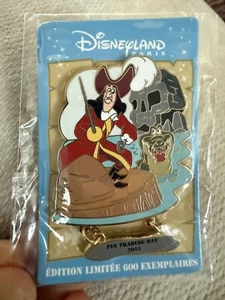 DISNEYLAND PARIS PIN CAPTAIN HOOK Tick tock Crocodile PIN DISNEY DLP LE 600 - Picture 1 of 2