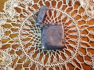 ANTIQUE MATCH HOLDER - VESTA CASE SILVER ENGRAVED VESTA BOX MATCHSTICK POCKET - Picture 1 of 7