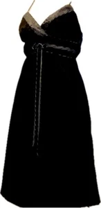 Rampage seidiges Minikleid. Gr. S. Schwarz mit süßen schwarz/weißen Details - Bild 1 von 3