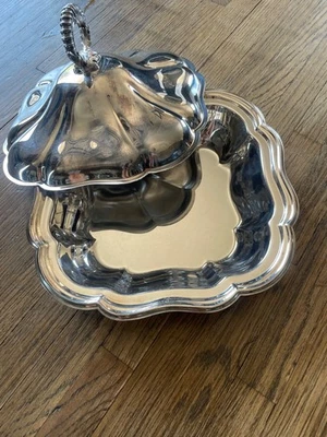 Cazuela vintage de plata de mediados del siglo XX Foto 1 de 3