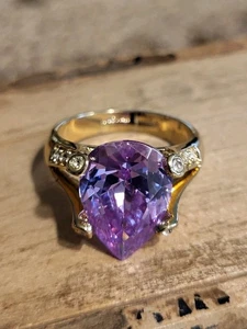 Nolan Miller Glamour Collection Birnenförmiger lila Edelstein Swarovski Kristalle  - Bild 1 von 11