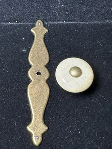 Vintage Canada SP550 Haferflocken Porzellan & Messing Schrankknopf mit Rückplatte - Bild 1 von 16