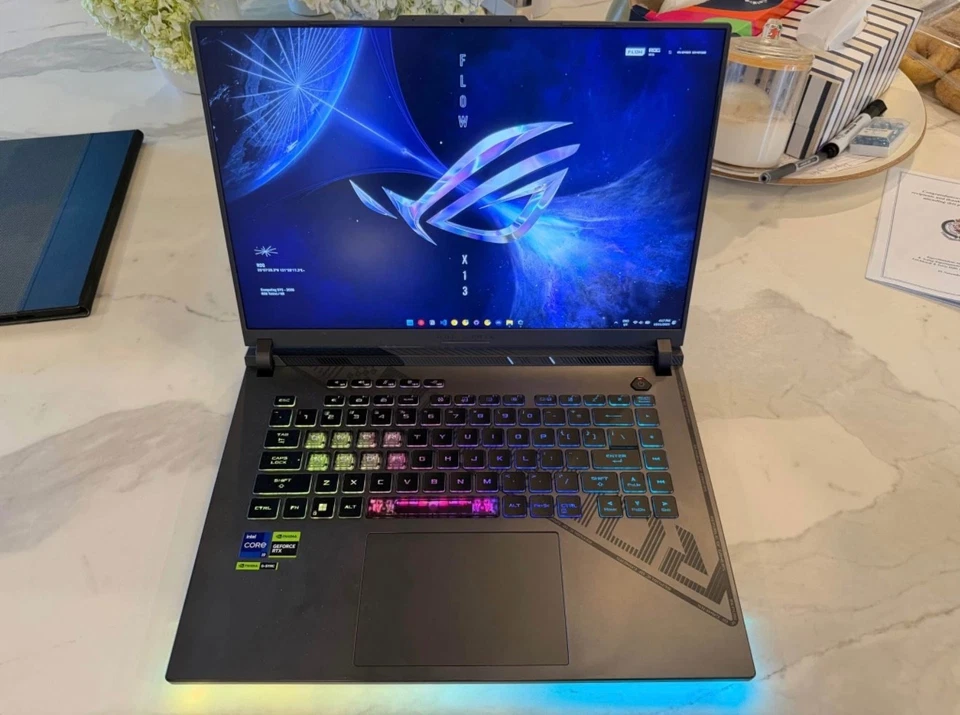 Notebook Asus ROG Strix G16 – RTX 4070 | i9-13980HX | 1TB | 240 Hz QHD+ - Imagem 1 de 4