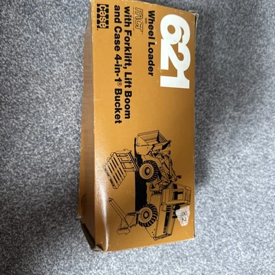 CONRAD WEST GERMANY 1:35 SCALE CASE 621 DIE CAST WHEEL LOADER MODEL 2426 - Image 1 of 3