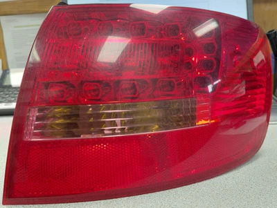 Luz trasera exterior lateral pasajero Audi A6 Avant Quattro 06-08 Foto 1 de 3