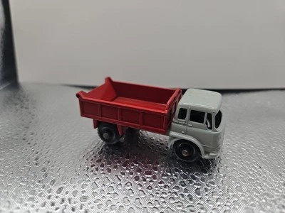 MATCHBOX LESNEY No3B BEDFORD TIPPER TRUCK.GREY/MAROON BPW - Image 1 of 4