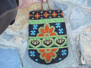 Antica borsa con coulisse con perline - Foto 1 di 5