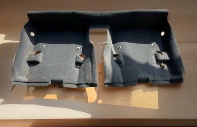 07 – 13 Revestimiento de piso trasero Volvo C30 / Tapicería de alfombra (negro) – OEM ✅ 36151001 Foto 1 de 4