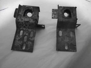 C-1 CORVETTE 1958-1959E HOOD LATCH FEMALE PAIR ORIGINAL G.M. - Picture 1 of 3