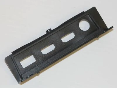 Cubierta de entrada AV lateral BezeL 7H02B00007100- Vizio D40f-G9 Serie D 40" LED Smart TV Foto 1 de 4