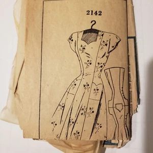 40er Jahre Vintage Körnung Muster 2142 Prinzessin Naht Frühling Kleid Schnittmuster - Bild 1 von 2