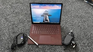 Microsoft Surface Laptop 2 Model 1769 Red Touchscreen i7 8th Gen 8GB 256GB - Afbeelding 1 van 14