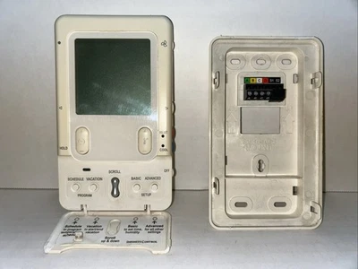Carrier Infinity Thermostat SYSTXCCUID01-B Version 14 (T1) - Image 1 of 3