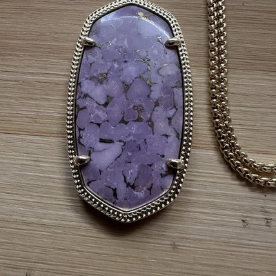 Collar colgante largo dorado Kendra Scott Reid en lila veteada bronceada nuevo con etiquetas Foto 1 de 3