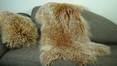 Lockiges Tibetlammfell + Fellkissen -Sofaset aus Echtfell 2 Artikel zum Kuscheln - Bild 1 von 4