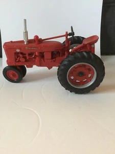 VINTAGE ERTL FARMALL #2798 H Toy TRACTOR 1/16 SCALE 1988 Special Silver Edition - Picture 1 of 8