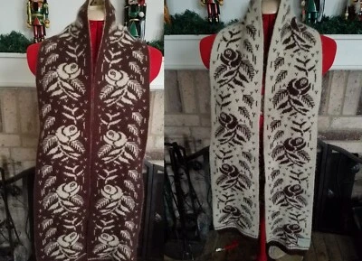 Lord & Taylor Bufanda Reversible Marrón/Blanco Lana de Cordero/Angora con Rosas Estrás Foto 1 de 4