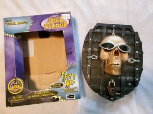 Vintage Halloween 1998 Gemmy Singing Animated Skull Plaque "Soul Man" Works - Picture 1 of 9