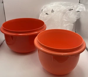 Neu Tupperware verschachtelt 8 Tassen Schüssel rot 271-10 & Koralle 4 Tassen Schüssel 270a-2 mit Deckel - Bild 1 von 6