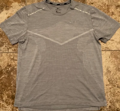 NIKE TECH KNIT ULTRA RUNNING SHIRT AJ7615-056 ( MENS L ) SILVER GREY PREOWNED - Image 1 of 4